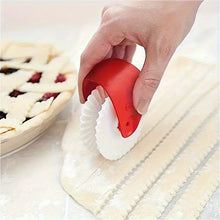 Load image into Gallery viewer, 2 Style Pastry Wheel Decorator 2.1